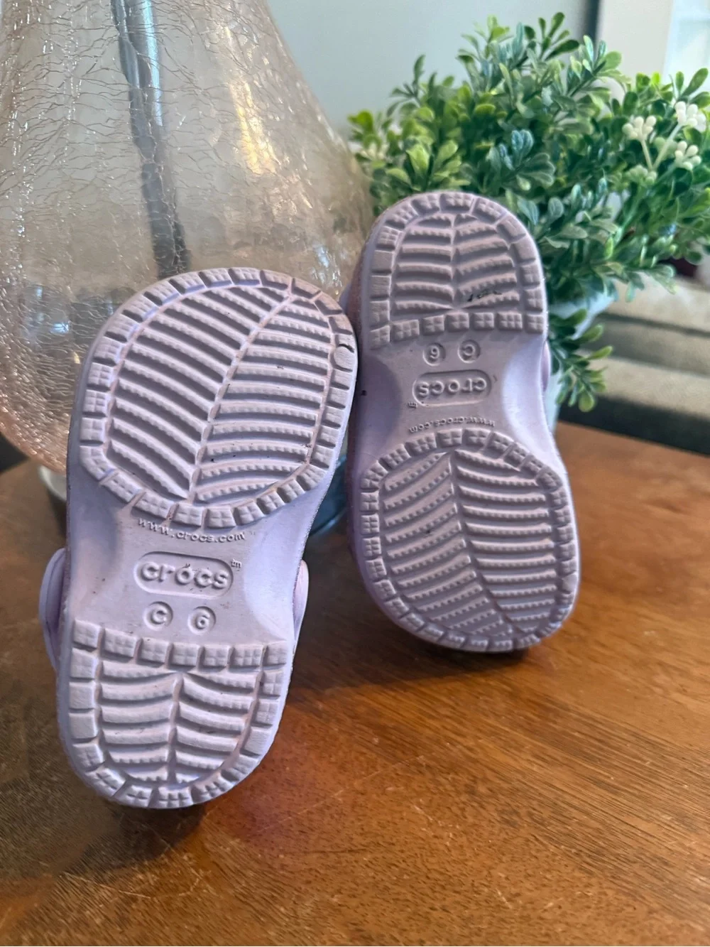 CROCS Kids Glitter Clogs in Lavender Pink